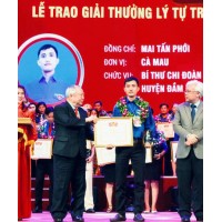 Quản lý  cơ sở 7loi.Com: Anh Mai Tấn Phới được vinh danh và nhận giải thưởng Lý Tự Trọng tại Hà Nội